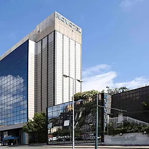 Hotel Novotel, Janov