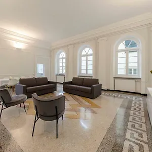  Appartamento Joivy Elegant Flat For 7, In The Heart Of